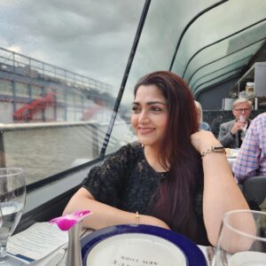 Kushboo Instagram - Beautiful memories are made of these!! New York holidays! Thank you @gtholidays.in for making it so beautiful. #newyork #usa🇺🇸 #funtimes