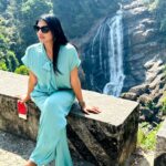 Lahari Shari Instagram - I’ve never mist a chance to see a waterfall ❄️❄️ #Kanuma, the festival of cattle. The 3rd day of the Sankranti. 🌾 Wish you Happy kanuma to you all ❤️ #happykanuma #waterfall #mondayvibes #mountains #loveit #festivalmood Kerala - Kochi