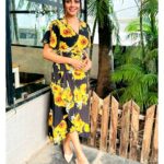 Lahari Shari Instagram - There is sunshine in my soul.🌻 Designer and Stylist : @adamohyd #fridayvibes #happyday #lovenature #sunshine #sunflower #lifeisgreat #actress #tollywood Hyderabad