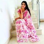Lahari Shari Instagram - A saree girl forever 🤗 #fridayvibes #smile #happylife #lovemyself #positivity #thoughtful #happysoul #actress #shoot #tollywood Hyderabad
