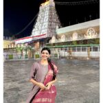 Lahari Shari Instagram - I have visited Tirumala, The place where you can actually feel the aura of GOD.... I had a wonderful darshan of Lord Shri Venkateswara and feeling blessed 😇 #tirumala #darshan Tirumala Tirupati
