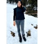 Lahari Shari Instagram - It's colder than my soul outside.❄️🖤 #manali #snowy #coldweather #happysoul #lovenature #lifeisgreat #positivevibes Manali, Himachal Pradesh
