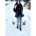 Lahari Shari Instagram - I know a little more how much a simple thing like a snowfall can mean to a person🏔❄️🖤 #snow #manali #snowallover #happylife #lovesnow #snowfall #positivevibes Manali, Himachal Pradesh