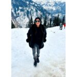 Lahari Shari Instagram – I know a little more how much a simple thing like a snowfall can mean to a person🏔❄️🖤

#snow #manali #snowallover #happylife #lovesnow #snowfall #positivevibes Manali, Himachal Pradesh