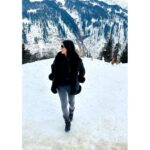 Lahari Shari Instagram - I know a little more how much a simple thing like a snowfall can mean to a person🏔❄️🖤 #snow #manali #snowallover #happylife #lovesnow #snowfall #positivevibes Manali, Himachal Pradesh