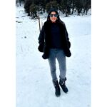 Lahari Shari Instagram - I know a little more how much a simple thing like a snowfall can mean to a person🏔❄️🖤 #snow #manali #snowallover #happylife #lovesnow #snowfall #positivevibes Manali, Himachal Pradesh
