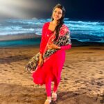 Lahari Shari Instagram – The ocean’s roar is music to the soul ❤️

#happysoul #happymood #lifeisgreat #lovemyself #positivevibes #shooting