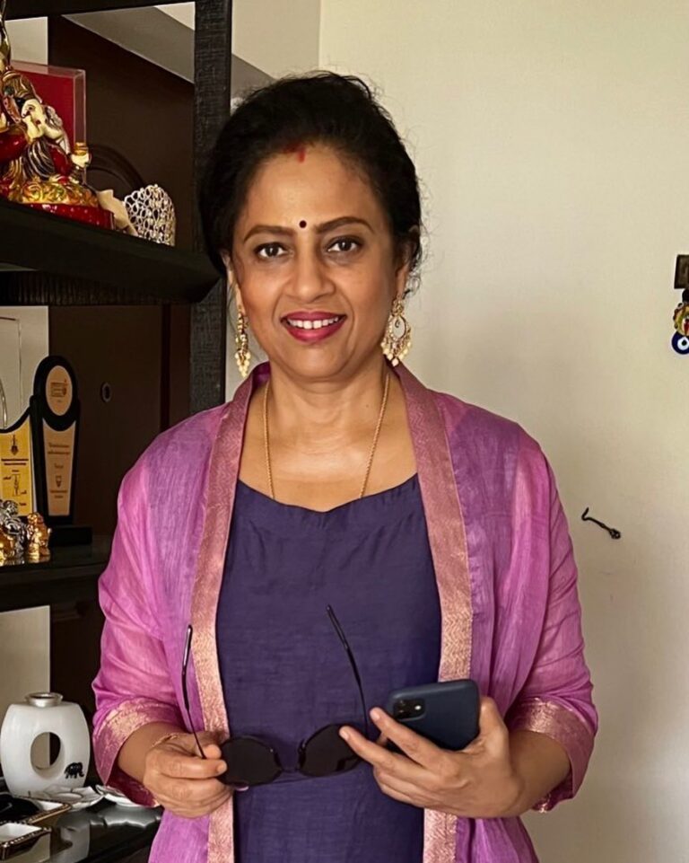 Actress Lakshmy Ramakrishnan HD Photos and Wallpapers July 2023 - Gethu ...