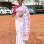 Lena Kumar Instagram – Cotton for the summer 

#cotton #saree #summer #wear #actress #malayalam #red #white Kerala