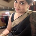 Lena Kumar Instagram – Thank you @anushreenair32  for your #iphone14pro pics 🤗😘
Thank you @urbanic_women_fashion_store for this gorgeous black saree 
Awesome award night @beeja_house @gstorytime 
#black #saree #friends #award #night #delhi #india