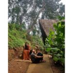 Leona Lishoy Instagram - Christites in Adimali 😬 Precious reunions. Precious memories. #highlightsof2022 #nottoolatetopost #imissthatpazhampori Tulsi Village Retreat