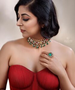 Leona Lishoy Instagram - When in doubt, wear red!

Photography: @avinashchoochiphotography
Concept & styling: @rashmimuraleedharan
Jewellery: @lakshmijewellery916
Costume: @paris.pret
Hair&makeup: @femy_antony__
Retouch: @suveeshgraphiccyanide