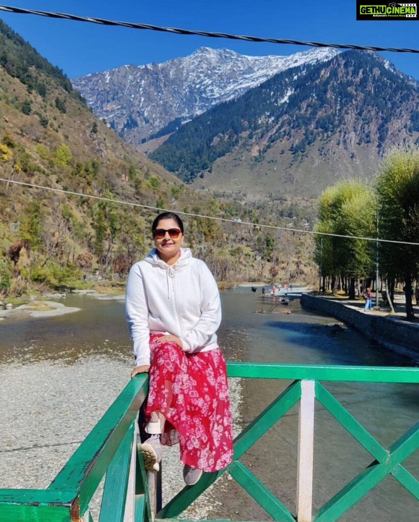 Leona Lishoy Instagram - This Diwali, my beautiful Amma is doing something she has never done before- traveling to Kashmir with her favourite @rakhi.manoj.1 and a group of enthusiastic women. Im so glad that Amma is finally doing something as exciting and new as this (without her family). . . Amma’s trip updates are adorable and I can’t help but feel so happy and proud. I love you @bindulishoy 😘 . Cheers to new beginnings 🥂 PS- Home doesn’t feel like home without you.