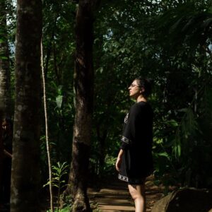 Leona Lishoy Instagram - Seriously into nature🌿

📸 @prathishm
👗 @sonia__chacko