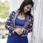 Leona Lishoy Instagram - The colour blue is that of a free woman, with no dimensions and infinite serenity. Here’s my favourite outfit from Kahani’s new collection “NOOR”. Photography - @nostalgiaevents.in Costume - @kahani_stories_in_thread MUAH - @merins_remyamerin Jewellery- @meralda.jewels Location - @portmuziriskochi For costume enquiries, please Call or WhatsApp on +918138008077 #kahani