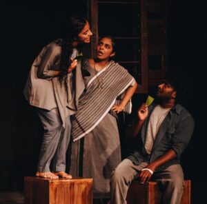 Leona Lishoy Instagram - Molly chechi and ‘a very normal family’ 🤎
.
.
World theatre day reminded me of this team and that day on stage! 
Missed @thethirdeyeofsanjaya , @arvindvenu and @theprawncis in the pics :(

📸 @sk_abhijith 
Play @averynormalfamily 
#avnf