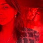 Lisa Ray Instagram - Last night at secret supper club turned flavour forward new restaurant @hawker.boi in JLT. The secret chef has everyone sleuthing while I mainly focused on the art. And the food. ……. @shalini_dosaj #AkshayDosaj #wouldyourather #dubainights #andmadfriends