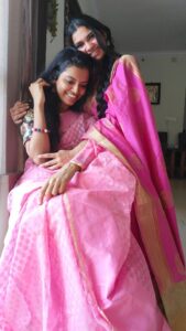 M.M. Manasi Instagram - Dress up, smile & pose! 🥰🫰 
.
#mmmonissha #mmmanasi #singers #voiceoveractor #dubbing #m3sisters #m3 #pose #smile #sisters #sistergoals #reelsinstagram #dressup #grateful