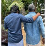 M. Sasikumar Instagram - பவாவும் நானும் கதை சொல்லியும் எழுத்தாளருமான பவா செல்லதுரை. அவர் கதை சொல்ல காணொளியில் பார்த்து ரசித்த நான் இன்று நேரில் அவர் கதை கூற கேட்டேன். பவா மற்றும் அவர் நண்பர்களுடன் ஓர் இனிய சந்திப்பு #Bavachelladurai #writer #friends #Books