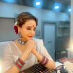 Madalsa Sharma Instagram - The way we experience the world around us is a direct reflection of the world within us….✨✨ #quoteoftheday #thoughtoftheday #madalsasharma #kavya #picoftheday #postoftheday #instadaily #instapic #instagood #instamood #mood #love #actorslife