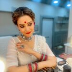 Madalsa Sharma Instagram - The way we experience the world around us is a direct reflection of the world within us….✨✨ #quoteoftheday #thoughtoftheday #madalsasharma #kavya #picoftheday #postoftheday #instadaily #instapic #instagood #instamood #mood #love #actorslife