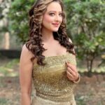 Madalsa Sharma Instagram - It’s not how much we have, but how much we enjoy that makes happiness✨✨ #quoteoftheday #thoughtoftheday #madalsasharma #kavya #picoftheday #postoftheday #instadaily #instapic #instagood #instamood #mood #love #actorslife