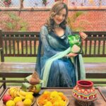 Madalsa Sharma Instagram - Happy Navratri !!!! I am here to add a fun element to your festive celebrations 💥 Win Vouchers from Dominos, Baskin Robbins and Zomato ( first 5000 participations). Just 3 easy steps ✨✨✨ #MadhurSugarUtsav contest. - Take a picture of your Navratri sweet - Post it tagging 3 of your friends - Hashtags - #Madhursugarutsav and #MadhurKhaoMadhurJeeto. I’m tagging 3 of my friends to be a part of this contest : @sheelassharmaa @mimohchakraborty @iamyash_ Don’t forget to like the Madhur Instagram Page - @madhursugar.official to qualify for the free guaranteed gift. 🎁 And remember – the post with the most likes/shares/comments wins the bumper prize-SAMSUNG PHONE, so tell your friends and family to like your post! ✅