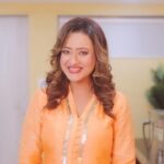 Madalsa Sharma Instagram - Some tiffins not just carry food, but lots of love and great memories. After all, a way to reach someone's heart is by the stomach, right? 😉 This Diwali let's not just reach the heart but fill it with love, freshness, and memories with Borosil Lunch Box.❤️ @borosilandyou #borosilicatelunchboxes #noplasticisliyefantastic #HarPalHarDilBorosil #Borosilandyou #Borosil #Glasslunchboxes