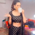 Madalsa Sharma Instagram - Caption this! 😂🤣 #reels #reelsinstagram #madalsasharma #kavya #videooftheday #instadaily #instavideo #instagood #instamood #mood #trending #trendingreels #reelitfeelit #reelkarofeelkaro #reeloftheday #reelit #love #actorslife
