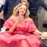 Madalsa Sharma Instagram - Aur khudko pamper karna bhi zaroori hai….💁‍♀️ #reels #reelsinstagram #madalsasharma #kavya #videooftheday #instadaily #instavideo #instagood #instamood #mood #trending #trendingreels #reelitfeelit #reelkarofeelkaro #reeloftheday #reelit #love #actorslife