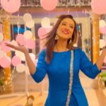 Madalsa Sharma Instagram - All the songs of this film bring back so many memories as a kid.❤️ Here’s my version💁‍♀️ #reels #reelsinstagram #madalsasharma #kavya #videooftheday #instadaily #instavideo #instagood #instamood #mood #trending #trendingreels #reelitfeelit #reelkarofeelkaro #reeloftheday #reelit #love #actorslife