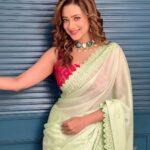 Madalsa Sharma Instagram - Smile💚 It makes you attractive.💜 It changes your mood.💛 It relieves stress.🧡 And it helps you to stay positive.❤️ #quoteoftheday #thoughtoftheday #madalsasharma #kavya #picoftheday #postoftheday #instadaily #instapic #instagood #instamood #mood #love #actorslife
