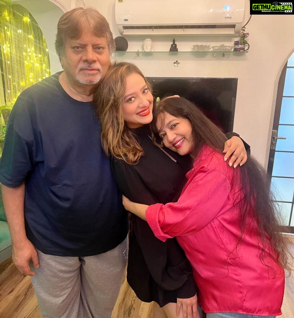 Madalsa Sharma Instagram - Happy Birthday my world❤️ Words will never be enough to express how much I love you❤️ @sheelassharmaa #birthdaygirl #sheelasharma #madalsasharma #subhashsharma #kavya #family #unconditionallove #picoftheday #postoftheday #instadaily #instapic #instagood #instamood #mood #love #actorslife