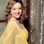 Madalsa Sharma Instagram - Happy Sunday everyone! 💛💛💛💛 #happysunday #sundayfunday #madalsasharma #kavya #picoftheday #postoftheday #instadaily #instapic #instagood #instamood #mood #love #actorslife