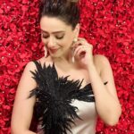 Madalsa Sharma Instagram - “Be yourself. Everyone else is already taken….” ❤️ - Oscar Wilde #quoteoftheday #thoughtoftheday #madalsasharma #kavya #picoftheday #postoftheday #instadaily #instapic #instagood #instamood #mood #love #actorslife