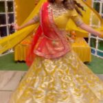 Madalsa Sharma Instagram - Kesariya💛 #reels #reelsinstagram #madalsasharma #kavya #videooftheday #instadaily #instavideo #instagood #instamood #mood #trending #trendingreels #reelitfeelit #reelkarofeelkaro #reeloftheday #reelit #love #actorslife