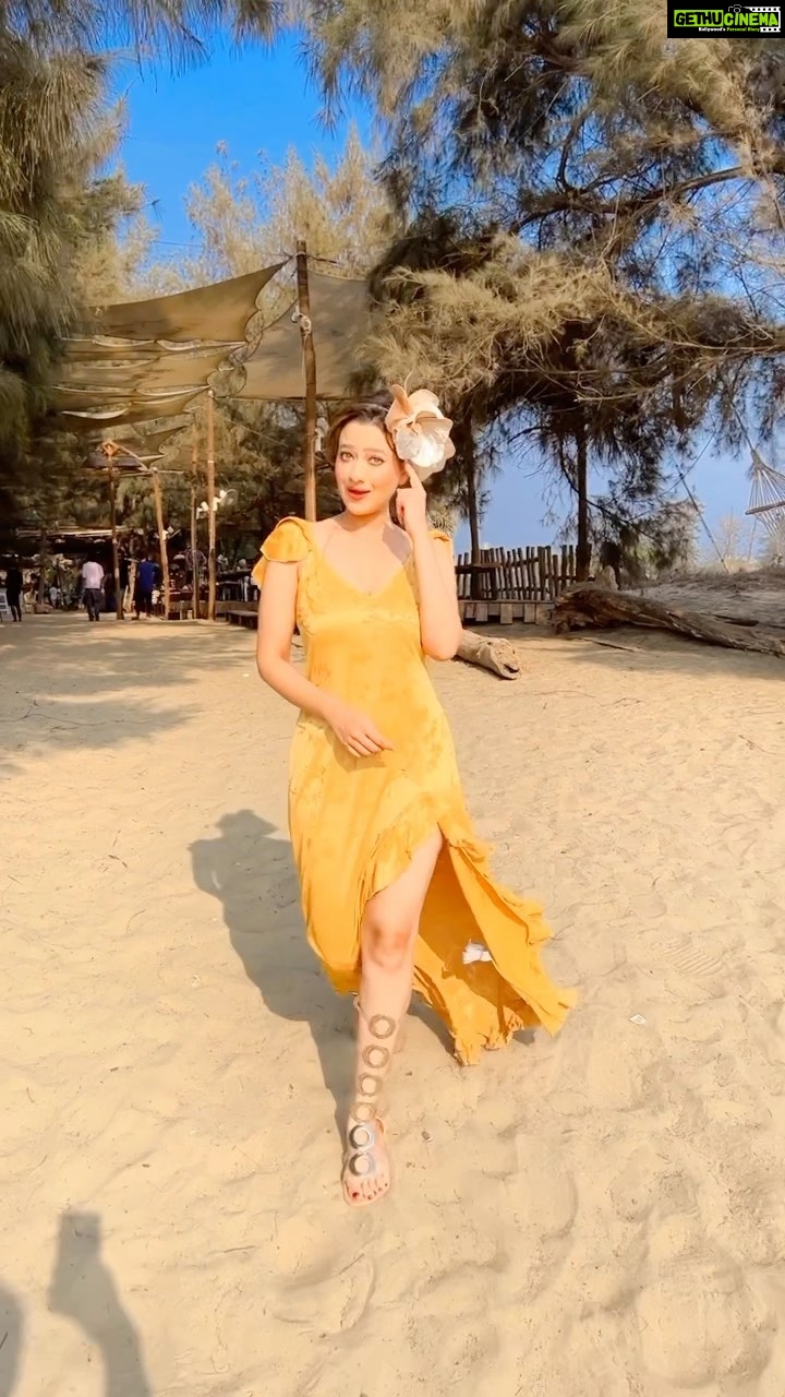 Yellow Captions | Yellow Dress Captions | Captions For Yellow Dress | Yellow  Captions For Pictures | Yellow dress, Yellow clothes, Yellow indian outfit