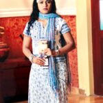 Madhavi Latha Instagram - 2007 NUV VASTAVANI SERIAL PRODUCED BY - Nagarjuna & Sonali bindre Annapurna rose banners Played as Lead Name - Ankitha Role- same like me Rough and tuff and ambitious #throwbacks #serial #teluguserial #MAATV #nuvvastavani