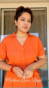 Madhavi Latha Instagram - Heyyy evadra idi edit chesindii …. Kani dialogue bagundii nachindi #dialougue #movies