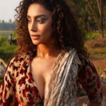 Mahek Chahal Instagram - MAYBE, WE ALL SHOULD LEARN THE ART OF THINKING LESS AND FEELING MORE. Pic by @avidrumz Outfit by @bodhitreejaipur_official