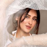 Mahira Sharma Instagram - Hold on 🤍