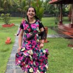 Malavika Krishnadas Instagram - Rain . Song . This Place 💯 Pure joy to naach after the drizzle🌧❤️ @kondai_lip_resort VC: @poojamurali31
