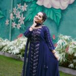 Malavika Krishnadas Instagram - Smile Please 😁🧿 . 📸: @storiesbylinu ✨ @makeupby_iswarya @kellbridalstudio Dress 👗: Saffron , Ottapalam