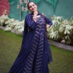 Malavika Krishnadas Instagram - Smile Please 😁🧿 . 📸: @storiesbylinu ✨ @makeupby_iswarya @kellbridalstudio Dress 👗: Saffron , Ottapalam