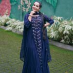 Malavika Krishnadas Instagram - Smile Please 😁🧿 . 📸: @storiesbylinu ✨ @makeupby_iswarya @kellbridalstudio Dress 👗: Saffron , Ottapalam