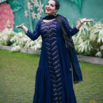Malavika Krishnadas Instagram - Smile Please 😁🧿 . 📸: @storiesbylinu ✨ @makeupby_iswarya @kellbridalstudio Dress 👗: Saffron , Ottapalam