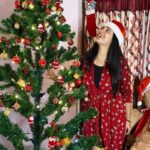 Malavika Krishnadas Instagram - Merry Christmas 🎄✨ . #christmas #christmasdecor #christmastree #christmastime #christmaslights #december2021