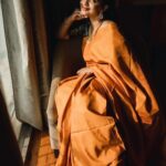 Malavika Krishnadas Instagram - The Golden Hour ✨ . PC : @portraits_by_shone Saree : @jayalakshmionline Ornaments: @kushalsfashionjewellery
