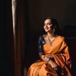 Malavika Krishnadas Instagram - The Golden Hour ✨ . PC : @portraits_by_shone Saree : @jayalakshmionline Ornaments: @kushalsfashionjewellery