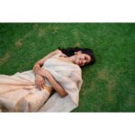 Malavika Mohanan Instagram - When you’re in back to back promotions, mid-promotion-garden-rest break looks like this 🐷